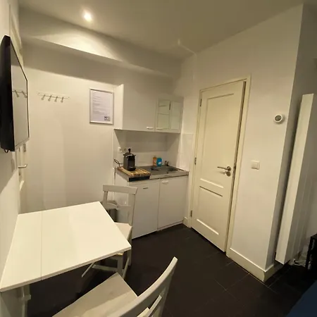 Center Apartment *