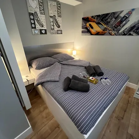 Center * אמסטרדם